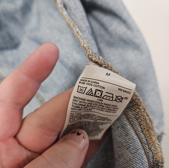 Old Navy Distressed Denim Jacket With Roll Tab Sleeves! - Picture 3 of 6